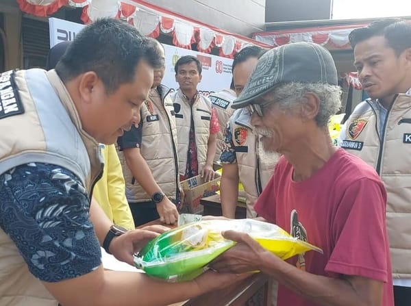 Beras Murah Diserbu Warga Saat Gelaran GPM Polda Jateng