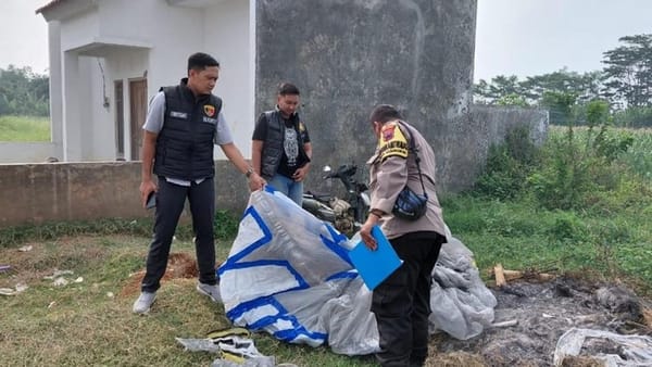 Balon Udara Liar Tersangkut di Jaringan Listrik, Pekalongan Alami Mati Lampu