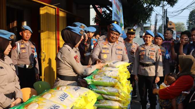 Gerakan Pangan Murah Digelar Polisi di Jateng, Beras Murah Diserbu Warga