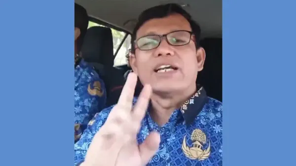 Gaji Rp2 Juta tapi Punya Mobil, Aksi Perangkat Desa Grobogan Viral di Medsos