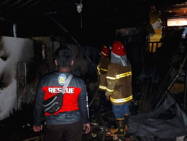 Kebakaran di Pekuncen Banyumas, Rumah Penjual Bensin Ludes – Rugi Capai Rp150 Juta