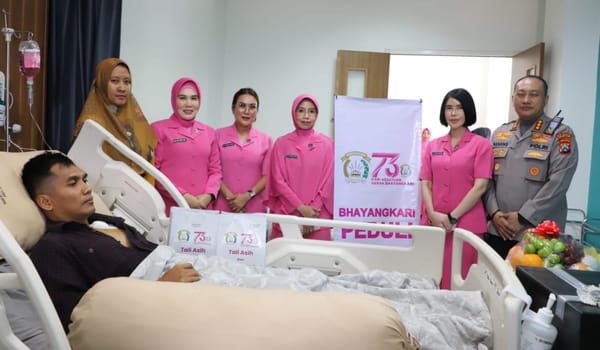 Bhayangkari Jatim dan Kota Malang Beri Dukungan Moral untuk Anggota Polresta Korban Demo