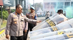Kapolresta Malang Kota Pimpin Sispam Mako untuk Antisipasi Kontijensi Demo Rusuh