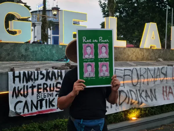 Kenang Korban Demonstrasi, Aktivis Bagikan Sayur dalam Aksi Kamisan Magelang