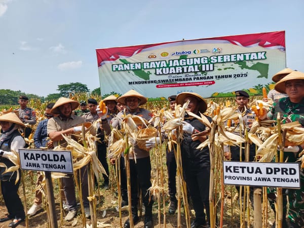 Polda Jateng Gelar Panen Raya Jagung di Karanganyar