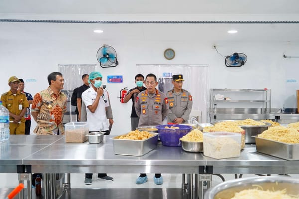 Kapolri Tinjau Dapur MBG, Pastikan Kualitas Gizi dan Kebersihan