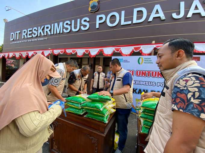 Lewat Gerakan Pasar Murah, Polda Jateng Bantu Stabilkan Harga