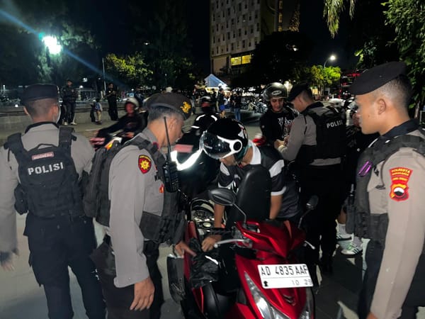 Nekat Bawa Miras ke Stadion, 9 Suporter Diamankan Saat Laga Persis Solo vs Persijap Jepara