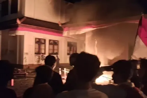 Kebakaran dan Penjarahan di Gedung DPRD Jepara, 45 Demonstran Diamankan
