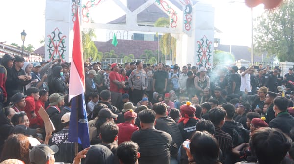 Aksi Unras Berjalan Tertib, Polda Kalteng Tunjukkan Pendekatan Humanis