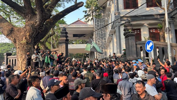 Polisi Amankan Demo di DPRD Kota Malang, Aksi Berlangsung Damai