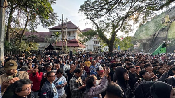 Tak Ada Kericuhan, Demo di DPRD Kota Malang Langsung Selesai