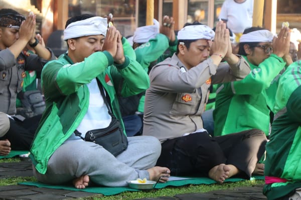 Polda Bali dan Driver Ojol Gelar Doa Bersama untuk Affan Kurniawan