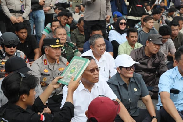 Kapolda Duduk Bersama Massa, Unjuk Rasa di DPRD Bengkulu Berjalan Kondusif