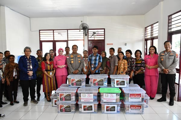 Semangati Siswa SRM 19 Naibonat, Kapolda NTT Ajak Wujudkan Indonesia Maju