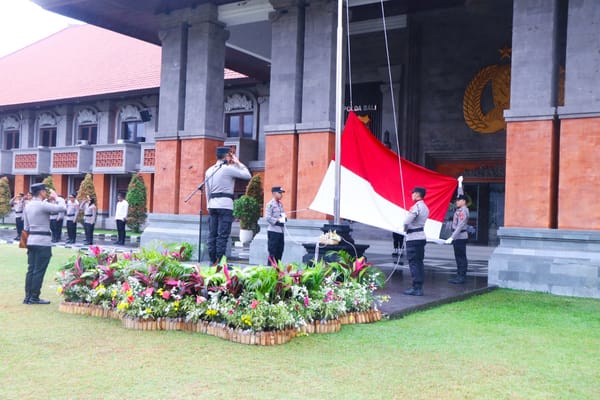 Meski Diguyur Hujan, Polda Bali Tetap Gelar Upacara Peringatan Haornas Ke-42