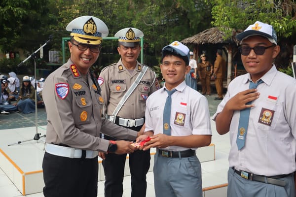 Dirlantas Polda Kalteng Ajak Pelajar SMAN 1 Palangka Raya Tertib Berlalu Lintas