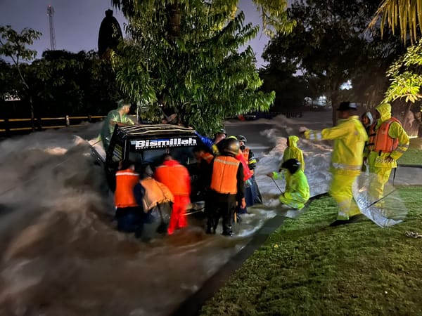 Denpasar Badung Dikepung Banjir Polda Bali Dan Jajaran Evakuasi Korban