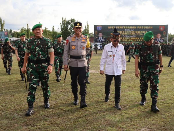 Perkuat Sinergi TNI-Polri, Kapolda Kalteng Ikuti Apel Penyerahan Pasukan Pangdam XXII Tambun Bungai