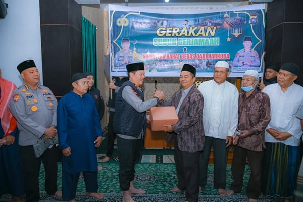 Gerakan Subuh Berjamaah di Masjid Raya Ampang Dihadiri Wakapolda Sumbar Brigjen Pol. Solihin