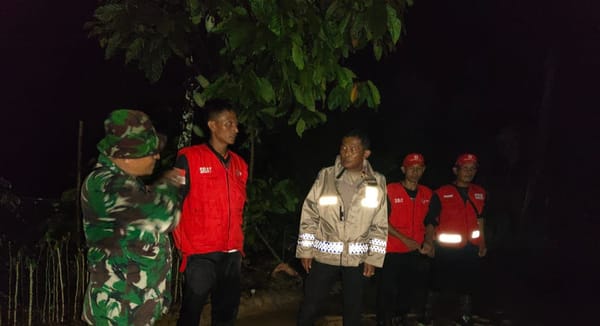 Polisi Kerahkan Evakuasi Darurat Saat Banjir Bandang dan Longsor Hantam Lampung Barat