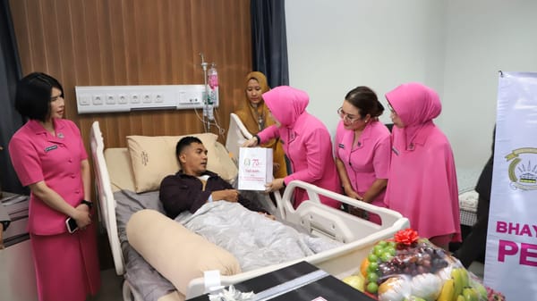 Bhayangkari Jatim dan Malang Kota Peduli Polisi Korban Demo