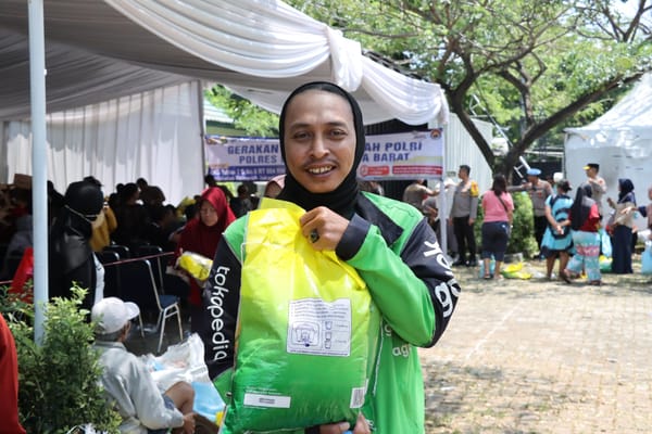 Ribuan Warga Antusias Serbu Pasar Murah Polri dan Polres Metro Jakarta Barat