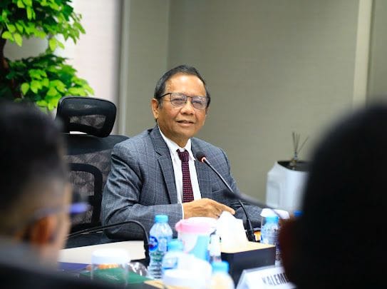 Gandeng Mahfud MD dan Komjen Chryshnanda, Polri Teguhkan Profesionalisme Pasca Krisis