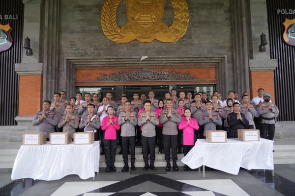 Wujudkan Kepedulian dan Solidaritas, Bantuan Kapolda Bali untuk Personil terdampak Banjir