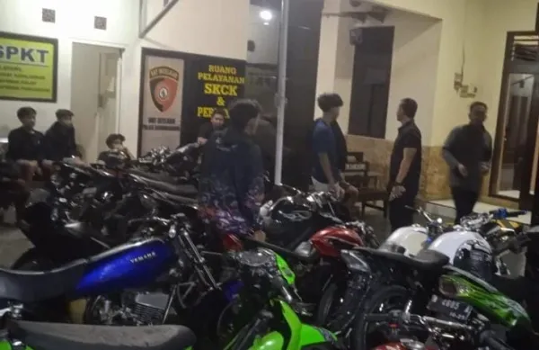 Polresta Malang Kota Bubarkan Balap Liar di Kedungkandang, Puluhan Motor Disita