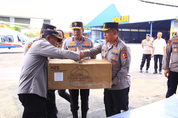 Peduli Korban Bencana, Polri Salurkan Bantuan ke NTT