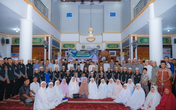 Dekat dengan Jamaah, Wakapolda Sumbar Hadiri Subuh Berjamaah di Masjid Al-Muqarrabin