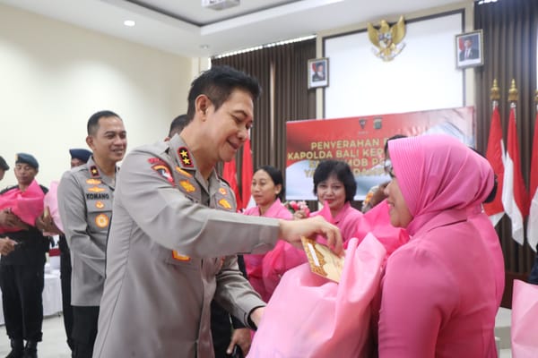 Kapolda Bali Bantu Personel PNPP Polri Korban Banjir di Mako Brimob Tohpati