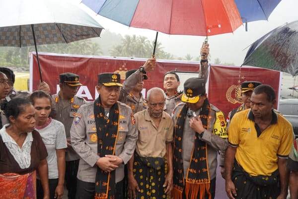 Kapolda NTT Kerahkan Personel Tambahan dan Anjing Pelacak Bantu Pencarian Korban Bencana Mauponggo