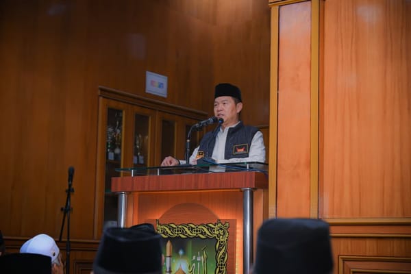 Wakapolda Sumbar Brigjen Pol Solihin Gelar Subuh Berjamaah di Masjid Nurul Hidayah Padang