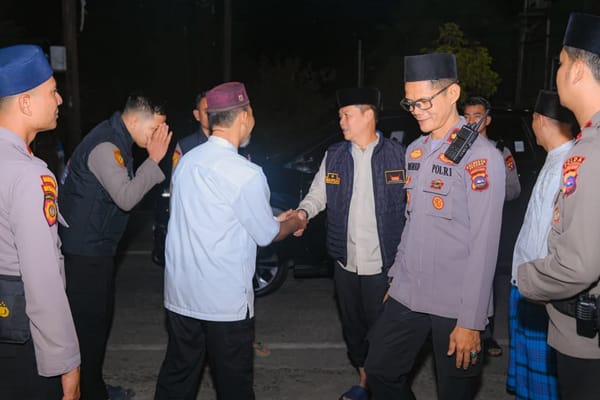 Polri Humanis, Brigjen Pol Solihin Hadir Bersama Masyarakat di Sholat Subuh Padang