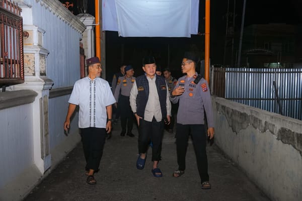 Dekat dengan Umat, Wakapolda Sumbar Gelar Gerakan Subuh Berjamaah di Padang