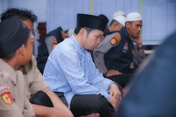 Masjid Nurul Hidayah Jadi Saksi Kehangatan Subuh Berjamaah Wakapolda Sumbar