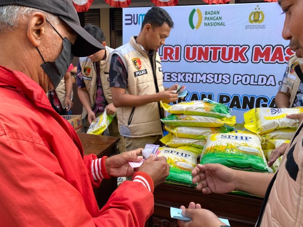 Gerakan Pasar Murah Polda Jateng Bantu Warga Penuhi Kebutuhan Pokok