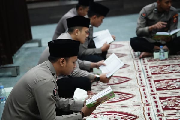 Divhumas Polri Gelar Khataman Al-Qur’an dan Doa Bersama di Momen Jumat Berkah