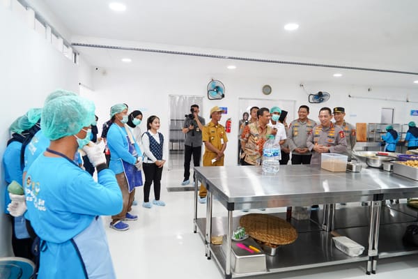 Kapolri Tinjau SPPG Pabelan Semarang Tekankan Standar Gizi dan Kebersihan