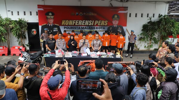 Polresta Malang Kota Tetapkan 17 Tersangka Perusakan dan Pembakaran Pos Polisi