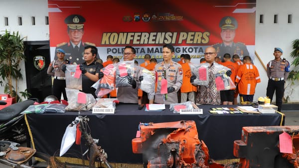 Polisi Tahan 17 Tersangka Perusakan Pos Polisi Saat Demo Berujung Rusuh