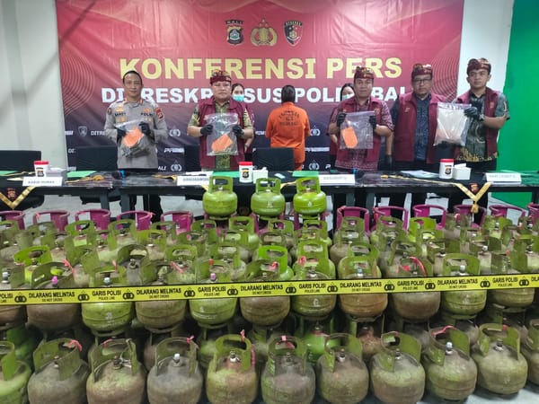 Nekat Oplos Gas Subsidi Polda Bali Amankan Wanita Asal Subagan