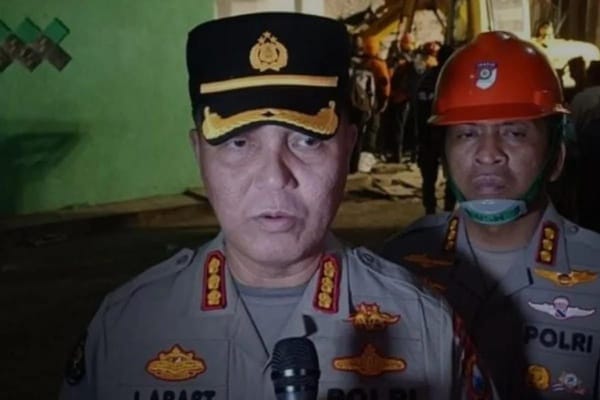 Polda Jatim Kerahkan Tim DVI Evakuasi dan Identifikasi Korban Musala Ponpes Runtuh