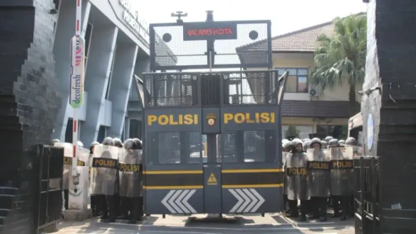 Antisipasi Demo Anarkis, Polresta Malang Kota Lakukan Simulasi Lapangan