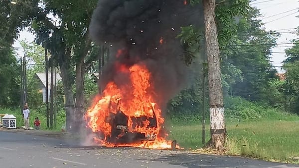 Pikap Ludes Dilalap Api di Sokaraja Banyumas, Diduga Korsleting