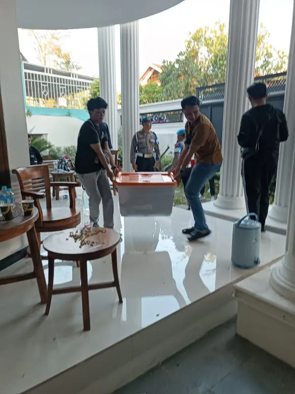 Tiga Hari Diduduki Nasabah, Polres Salatiga Geledah Rumah Bos Koperasi BLN