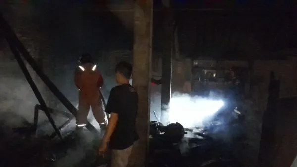 Lupa Matikan Tungku, Rumah Warga di Beji Ungaran Hangus Terbakar