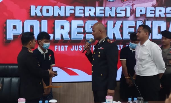 Polisi Tangkap Anggota Genk Kreak Bawa Sajam, Terungkap Bekerja di SPPG MBG Kendal
